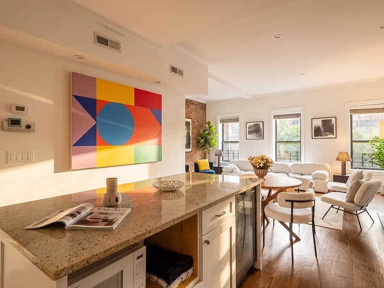 49 W 16th St #4 — Photo 18