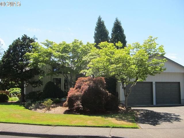 1st image of 494 NE Hillwood Dr