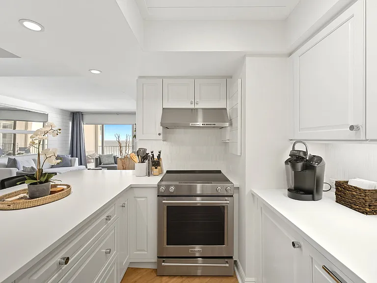 3443 Gulf Shore Blvd N #711 — Photo 15