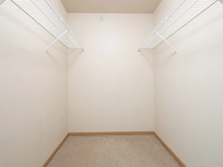 Hawk Pointe Apartments — Photo 14