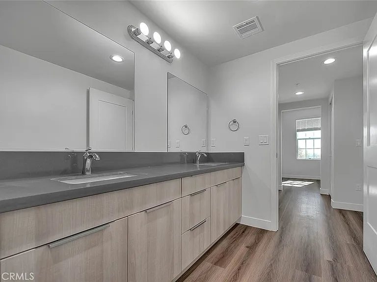 501 W Foothill Blvd #203 — Photo 15
