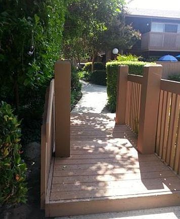 5th image of 1012 Cabrillo Park Dr APT B