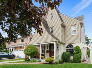 58 William St, Rockville Centre, NY 11570