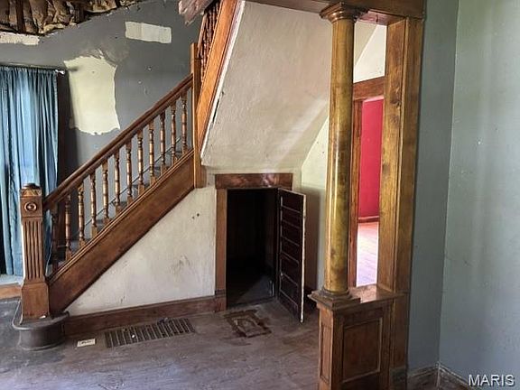 4th image of 307 N Yates St