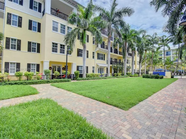 226 N Latitude Cir APT 309, Delray Beach, FL 33483