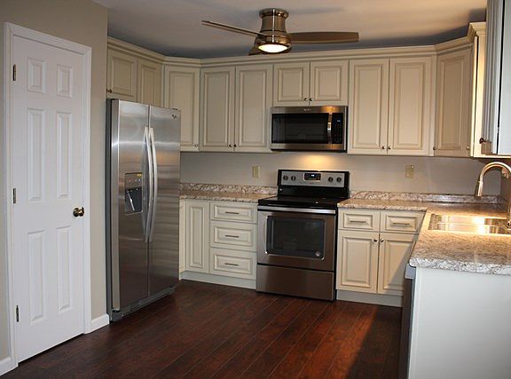 5th image of 417 Hillary Ct