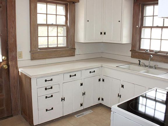 5th image of 1504 E 6th St