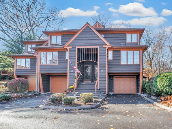 20 Crow Nest Hill #20, Shelton, CT 06484