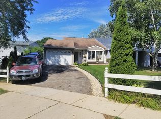 576 Horace Dr, Elgin, IL 60120