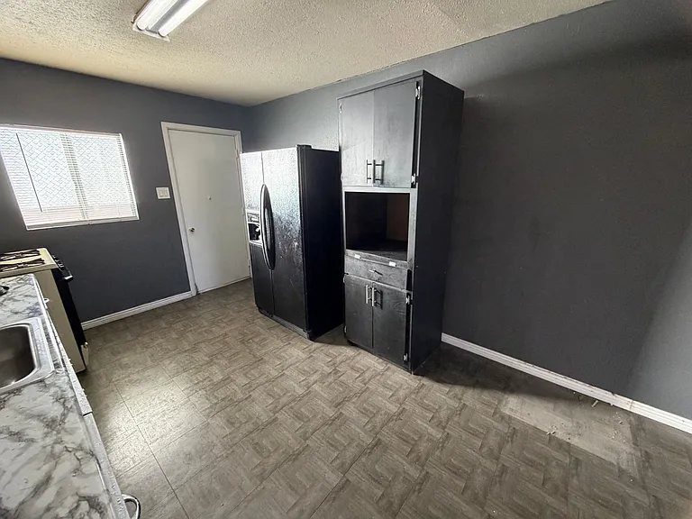 1033-1037 Alvarado Dr SE — Photo 18