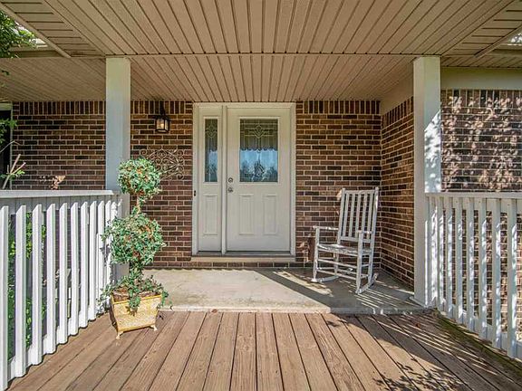 3rd image of 12437 Pine Grove Ct