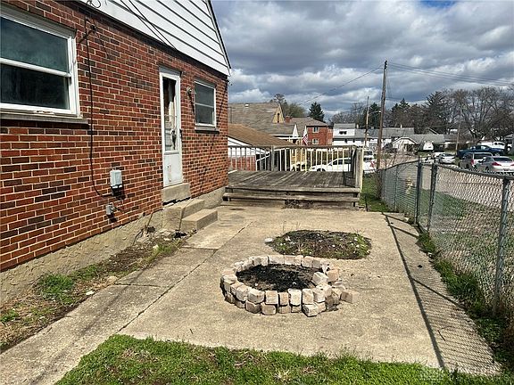 3rd image of 202 Marion Ave