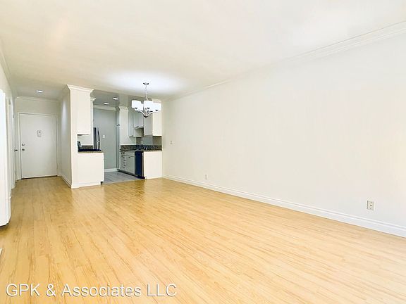 4th image of 1810 Purdue Ave APT 12