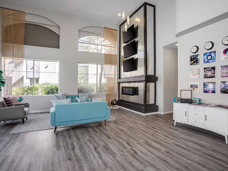 Leasing Center