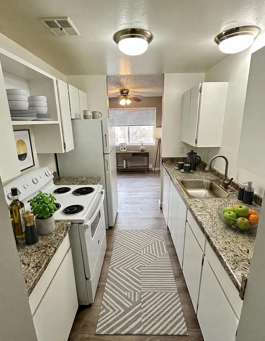 361 Taylor Ave NW — Photo 3