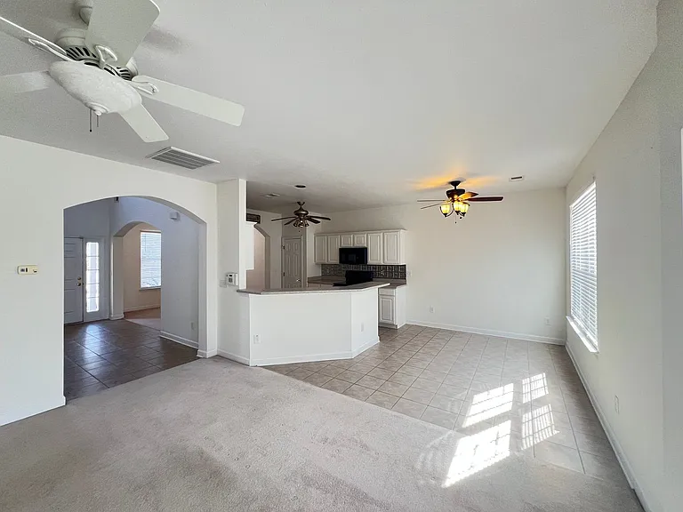 351 Vermillion Dr — Photo 10