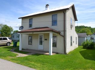 806 Oak St, Ripley, OH 45167