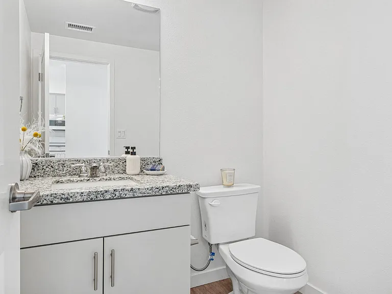 Altitude Apartments — Photo 28
