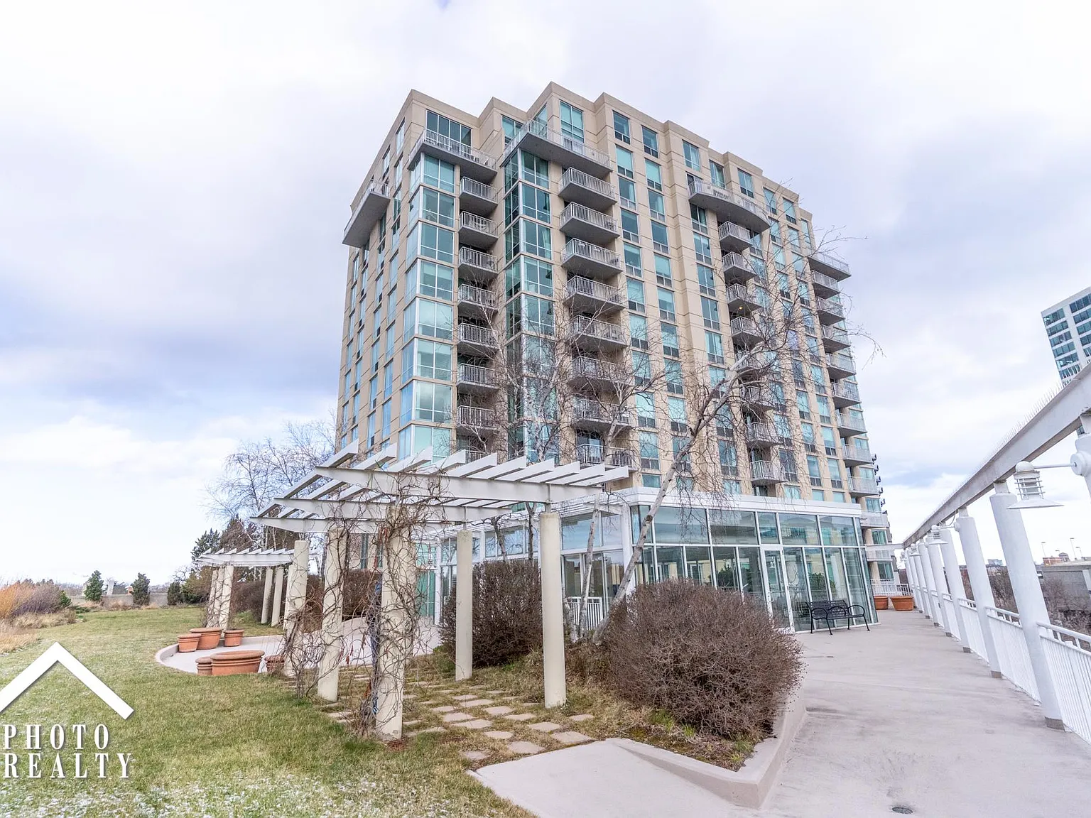 2 bed, 1005 sqft, $3,100 — Photo 1