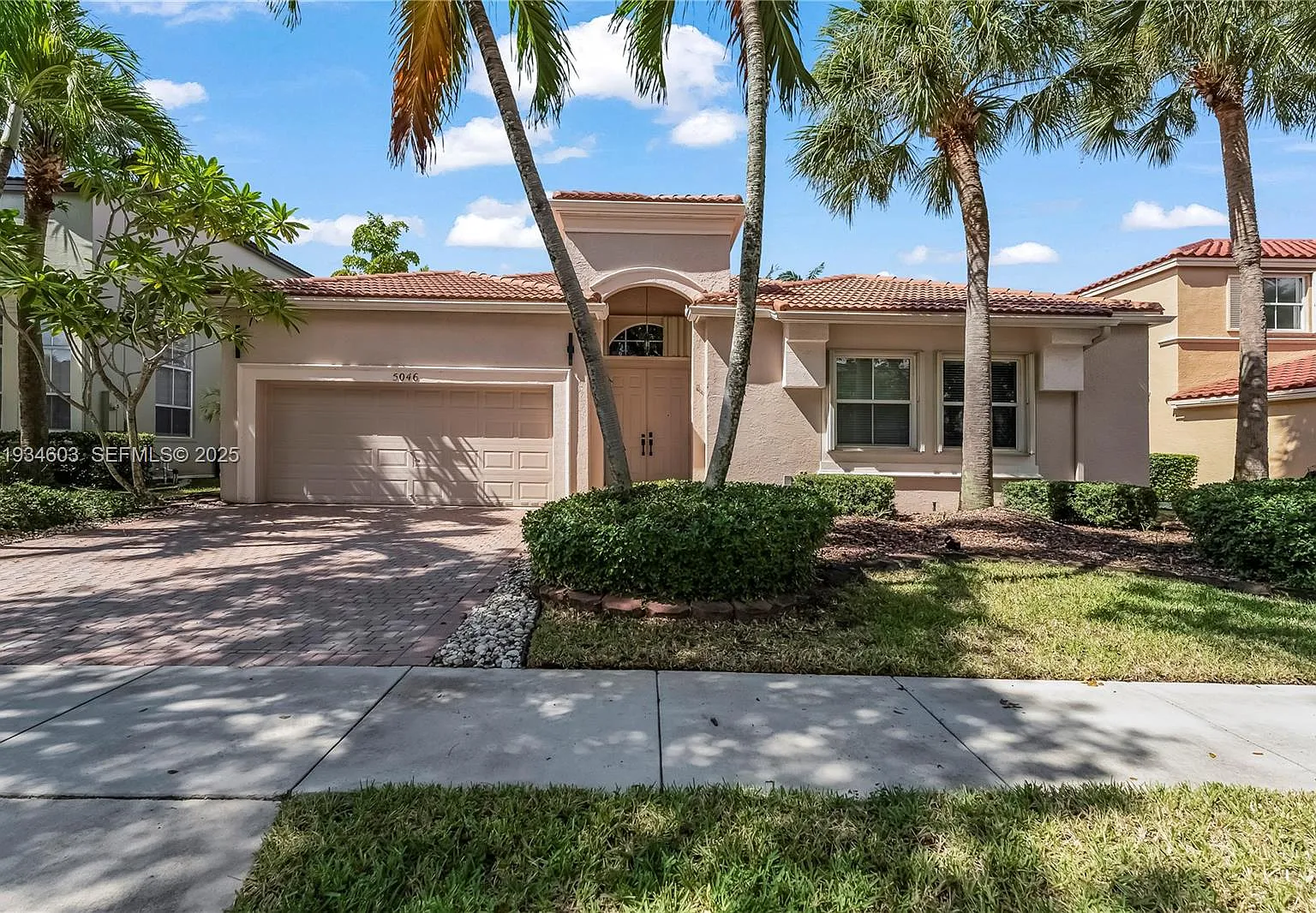 4 bed, 2469 sqft, $6,500 — Photo 1