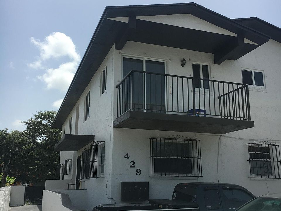 1st image of 429 NW 10th Ave APT 2