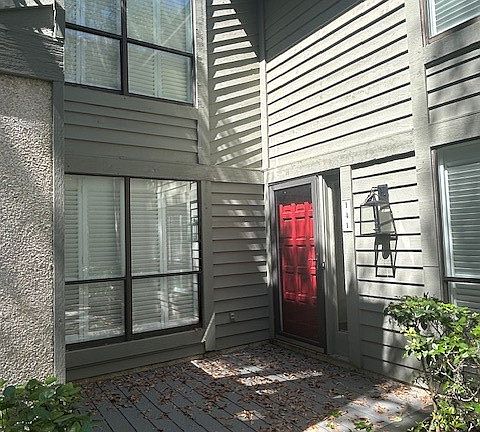 2nd image of 141 Linkside Dr
