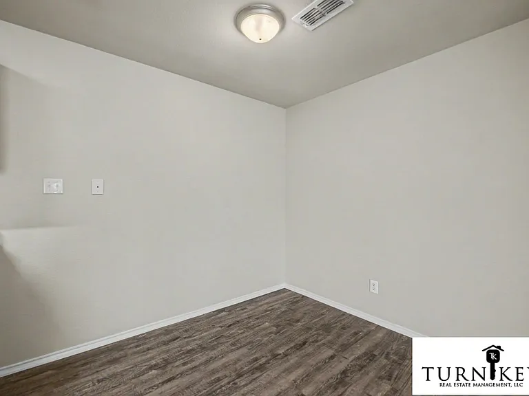 8028-8030 Tanner Ave — Photo 8