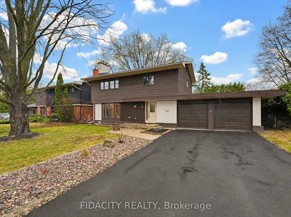 7 Gagnon Ct, Ottawa, ON K2K 1A7