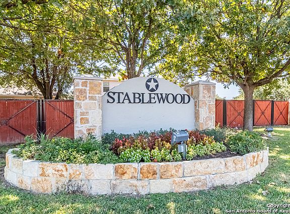 5th image of 411 Rustic Stable