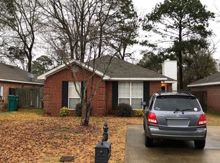 30 Oak Ln, Millbrook, AL 36054