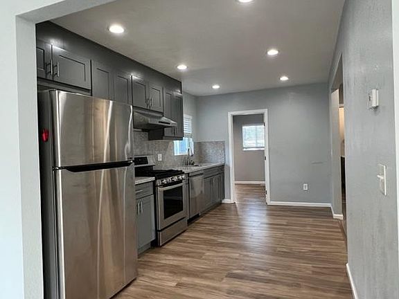 4th image of 3818 Midvale Ave