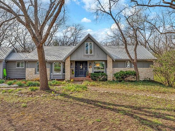 4th image of 2331 SE Libra Ave