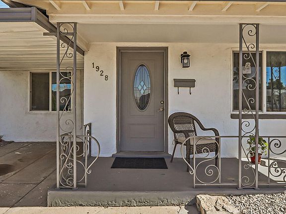 4th image of 1928 Saint Johns Dr
