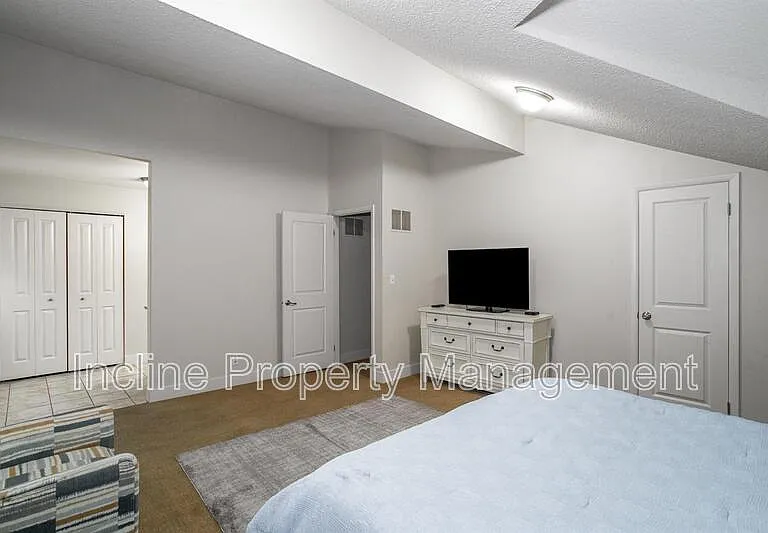 781 N Valley View Dr #16 — Photo 24