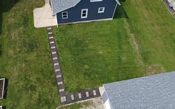 4th image of 214 Maple St N
