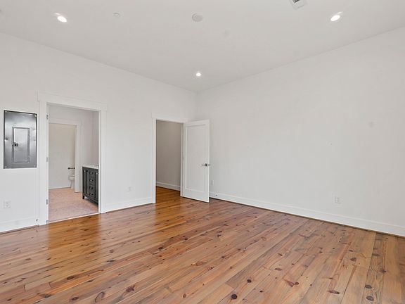 4th image of 310 Frederick St Unit 206