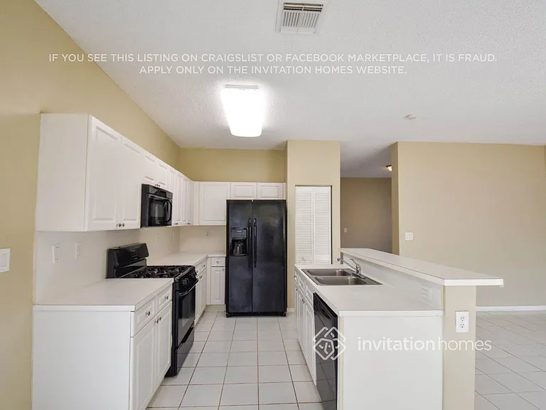 4415 SW 153rd Ave — Photo 3