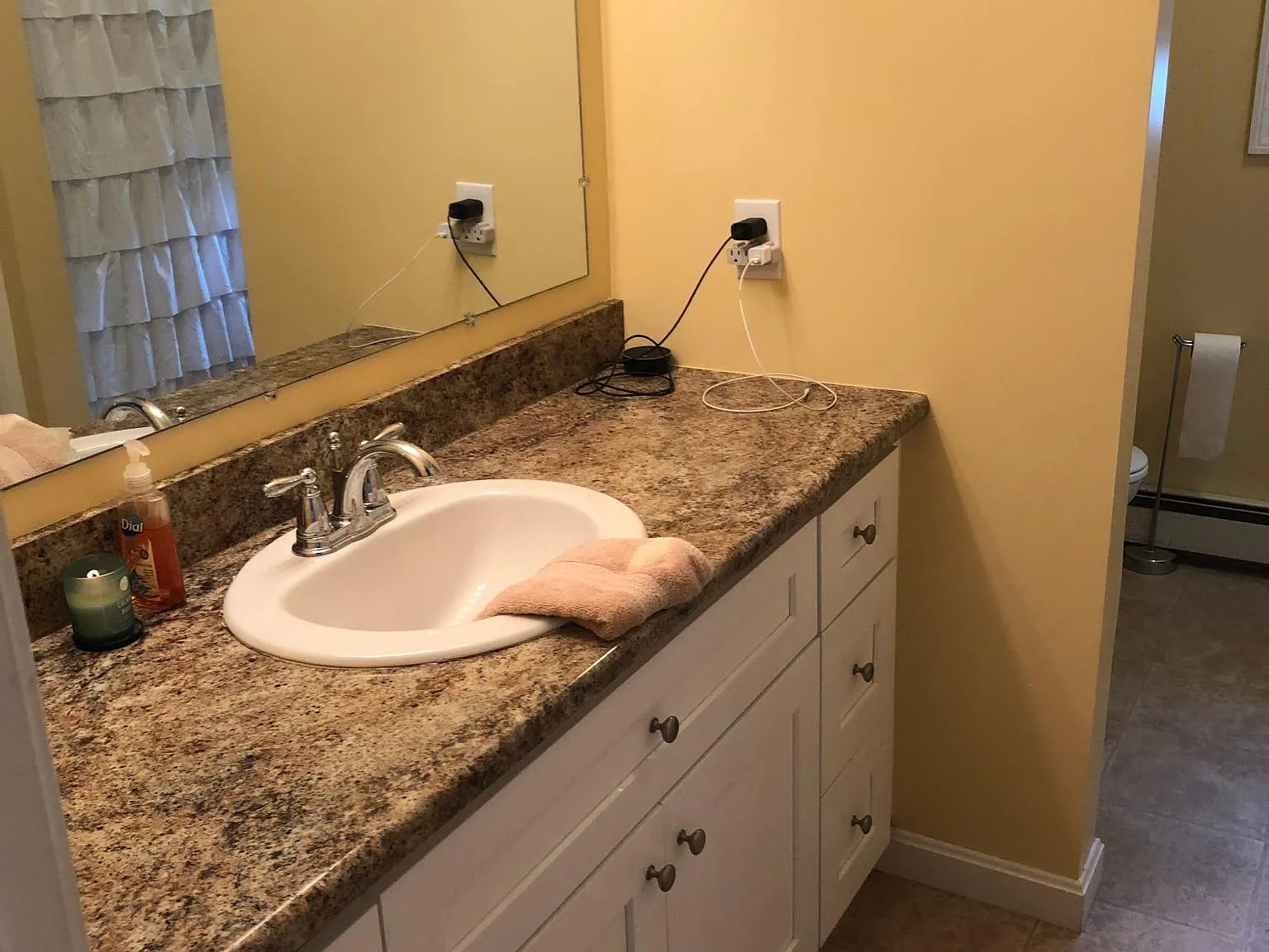 3 bed, 1232 sqft, $2,650 — Photo 4