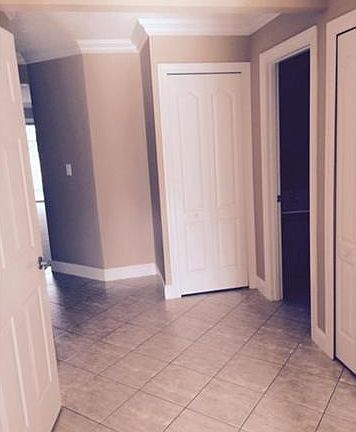 3rd image of 408 Katy Ln