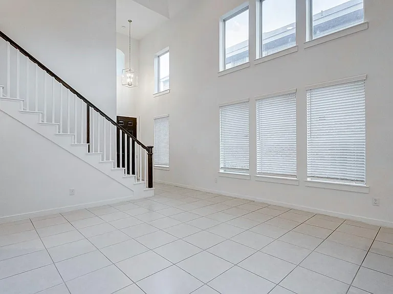 5115 Klein Orchard Dr — Photo 4