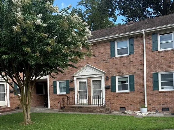 1245 Laskin Rd APT 9, Virginia Beach, VA 23451