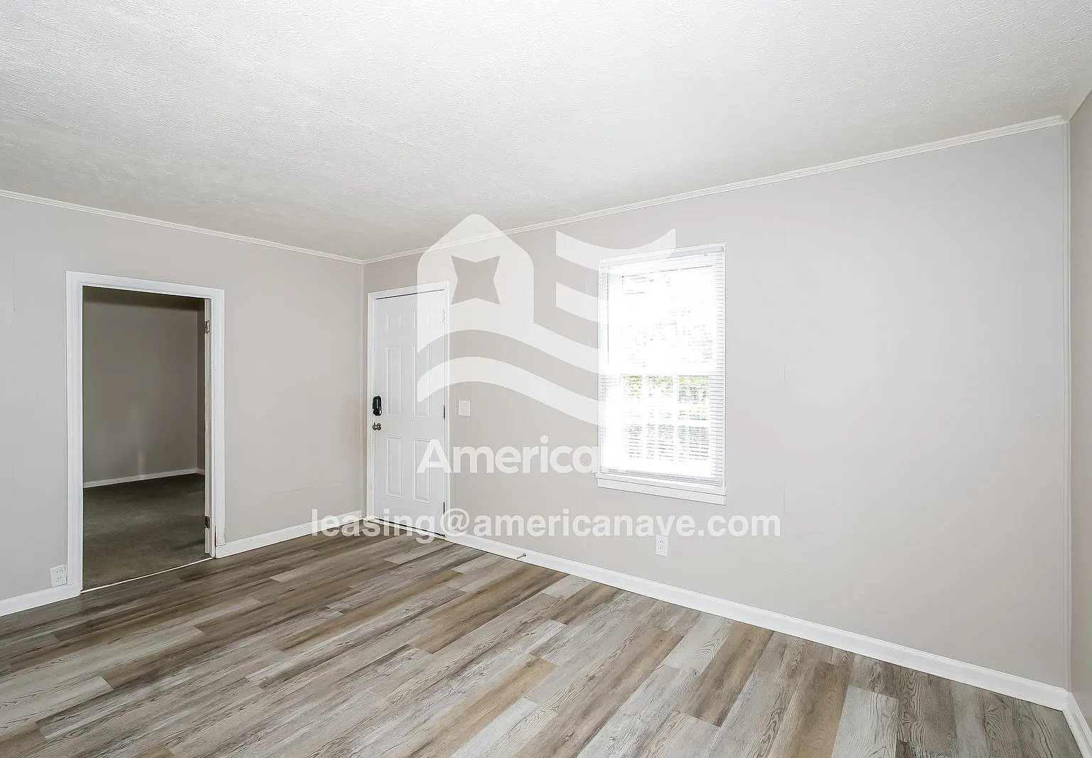 3 bed, 1.0 bath, 1008 sqft, $997 — Photo 3