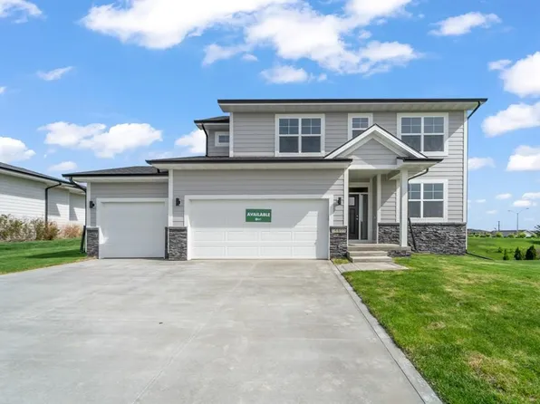 16409 Deerview Dr, Urbandale, IA 50323