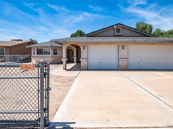 3rd image of 8055 S Aspen Drive