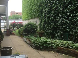 220 E Patrick St APT 2R, Frederick, MD 21701