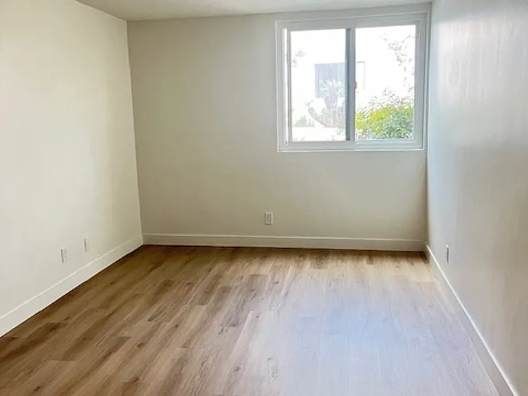 33 Driftwood St — Photo 27