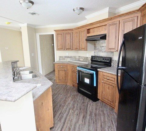 5th image of 11070 NW 112th Pl