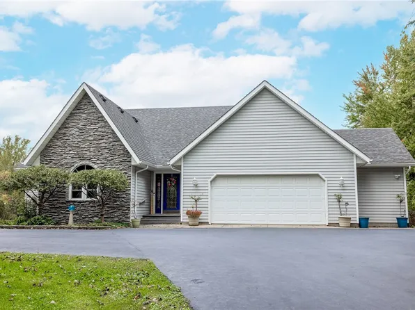 4075 Rose Rd, Batavia, NY 14020