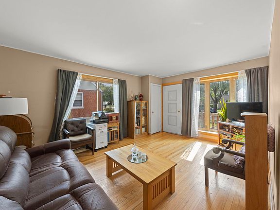 2nd image of 120 W Park Dr