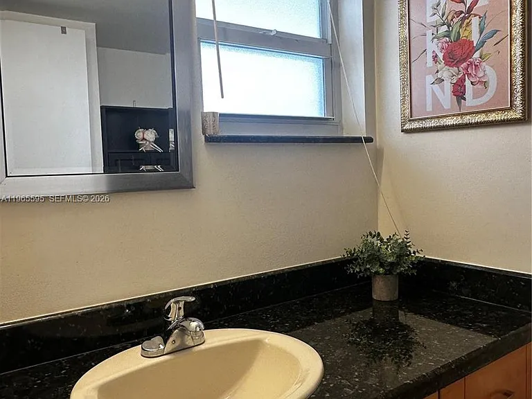 410 SE 2nd St #308 — Photo 26